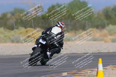 media/Sep-25-2023-Moto Forza (Mon) [[81ffa65e0a]]/B-C Group/Session 4 (Turn 2 Backside)/